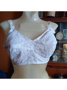 Rockabilly Bra 34C Vintage White Lace MCM With Adjustable Straps & Hook Closure